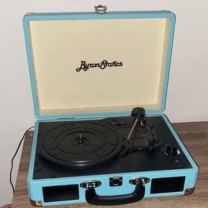 Byron Statics Record Player